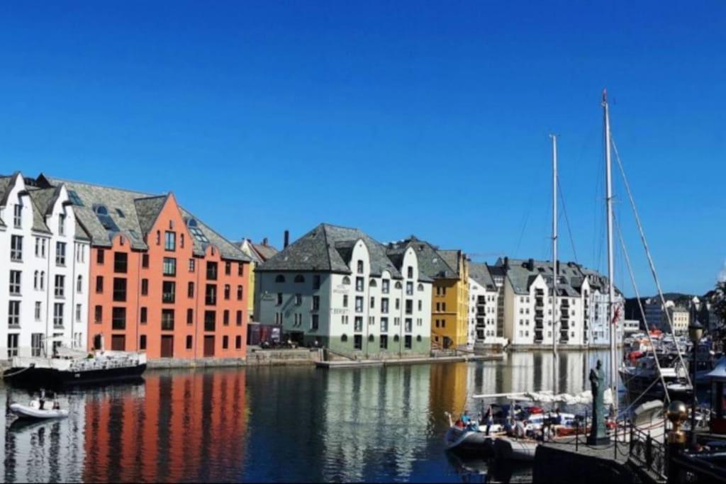Ålesund Free Parking Space, 2 Bed Room, Short Walk To Brosundet מראה חיצוני תמונה