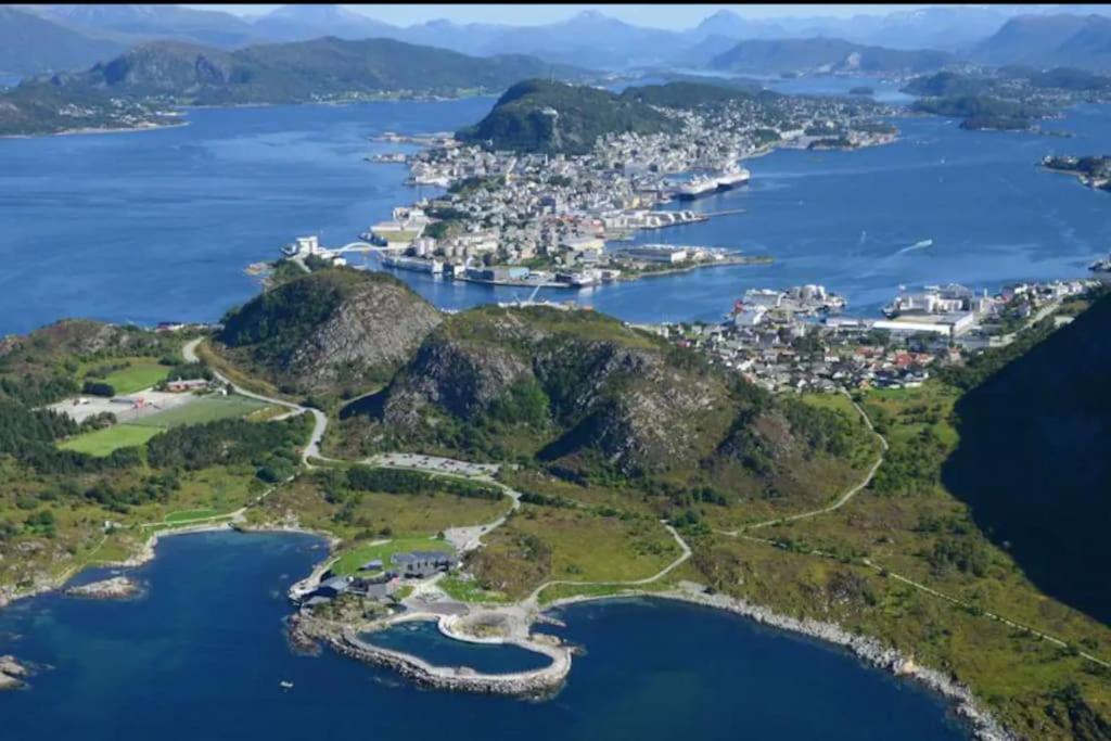 Ålesund Free Parking Space, 2 Bed Room, Short Walk To Brosundet מראה חיצוני תמונה